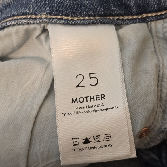 Mother 25×28 The Fly Cut Stunner Ankle Fray In Night On A Shiny White Vespa 25 - Picture 6 of 14